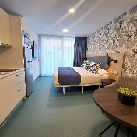 Rk Farallón Canteras Apartahotel