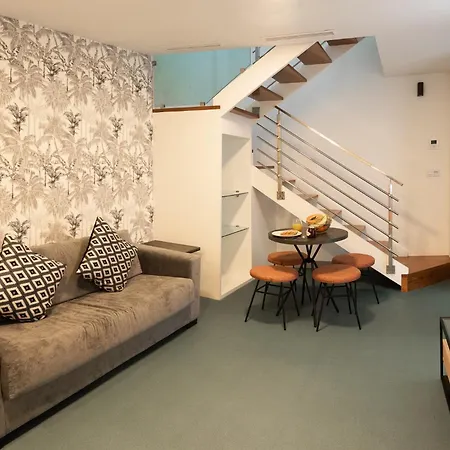 Rk Farallón Canteras Apartahotel